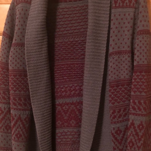 North Crest, sweater- open cardigan, gray, burgundy color, size M, like new - Picture 2 of 4